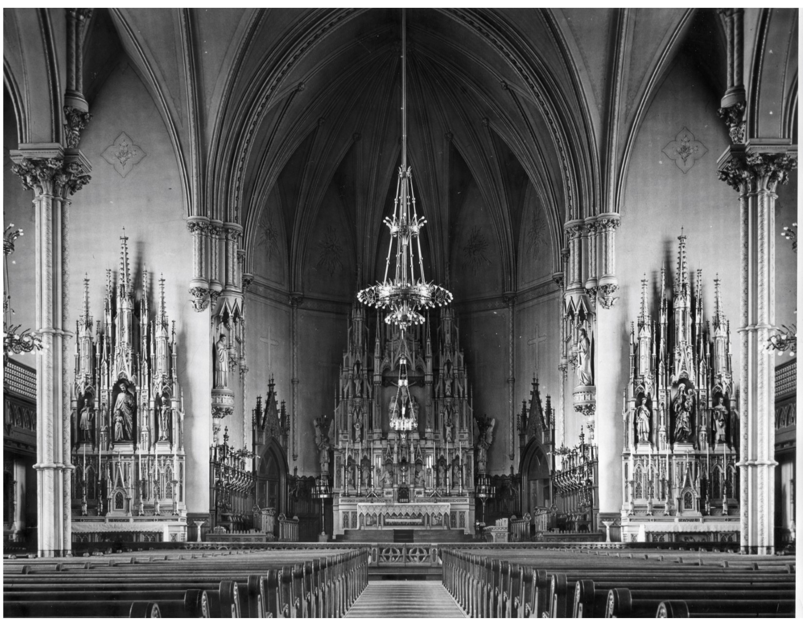 History of Ste. Marie Enter through the Narrow Gate Ste. Marie Parish Manchester, NH